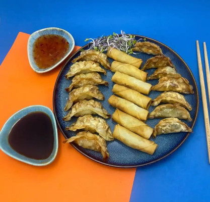 2Mix pierozkow i sajgonek sylwestrowe